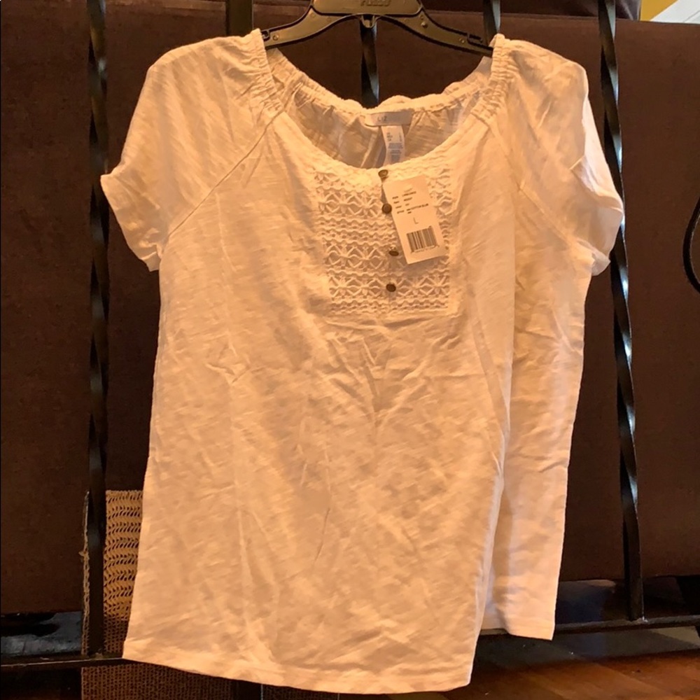 Cotton shirt.